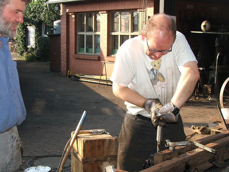 2009-09-27, Museumsbahn Weichenbau19.JPG